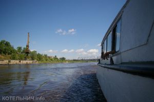 &laquo;Галоша&raquo; пристает ниже по течению