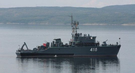 Базовый тральщик «Котельнич» приступил к сдаче курсовой задачи в Баренцевом море