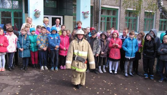 Пожарные в гостях у школьников