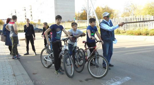 "Велотриада" прокатилась по Котельничу