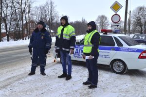 Студенты «примерили форму» автоинспекторов