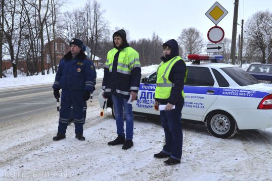 Студенты «примерили форму» автоинспекторов