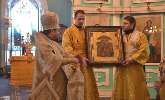 Икона в дар храму