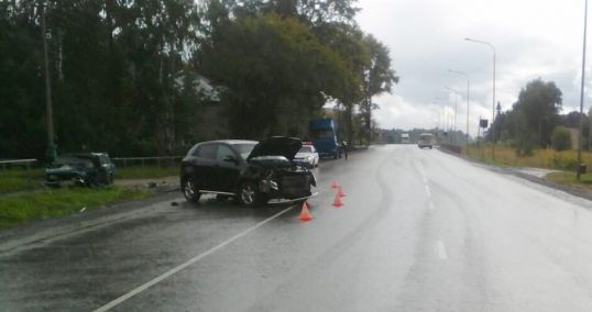 На улице Победы столкнулись два автомобиля