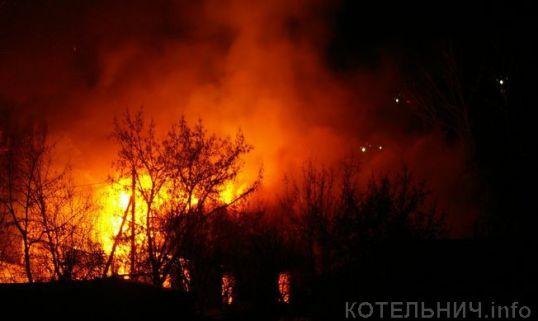 17 человек тушили ночной пожар