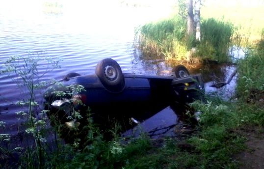 Водитель погиб в пруду